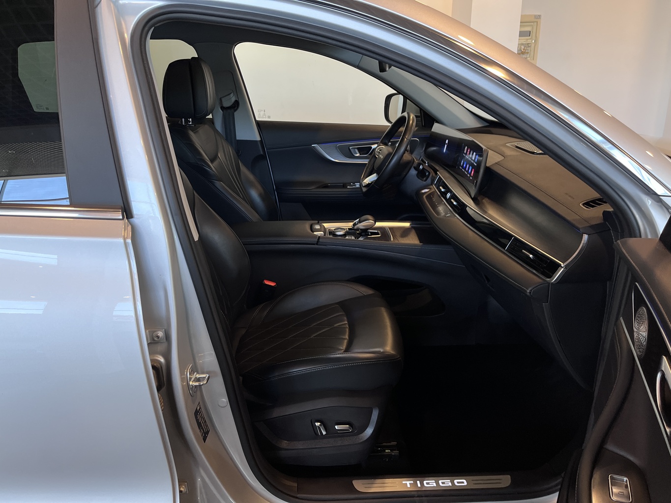 CHERY TIGGO 8