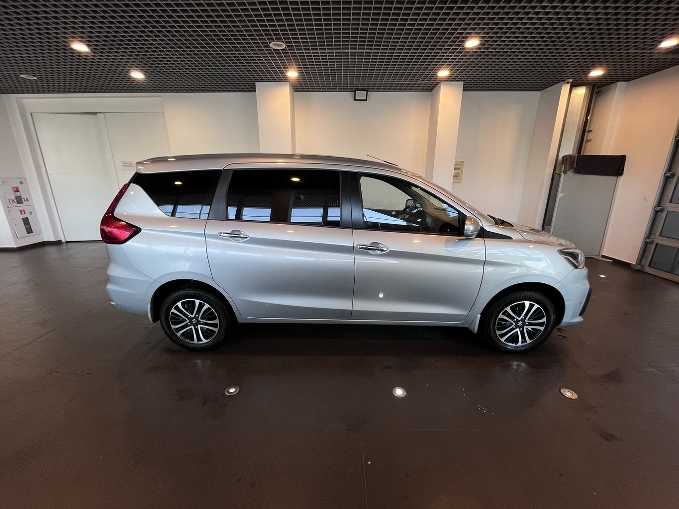 SUZUKI ERTIGA