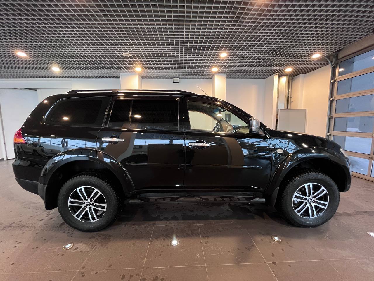 MITSUBISHI PAJERO SPORT