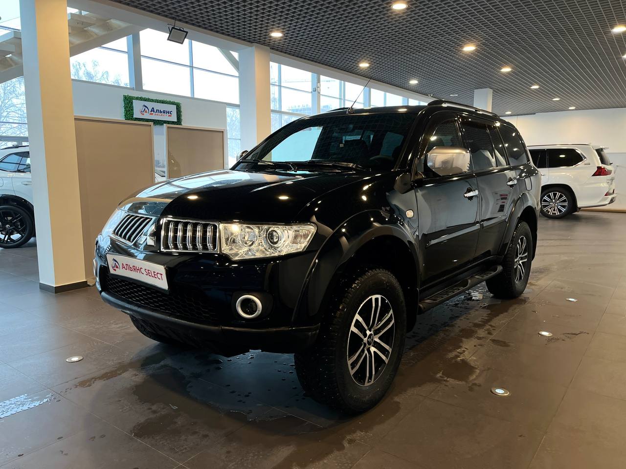 MITSUBISHI PAJERO SPORT