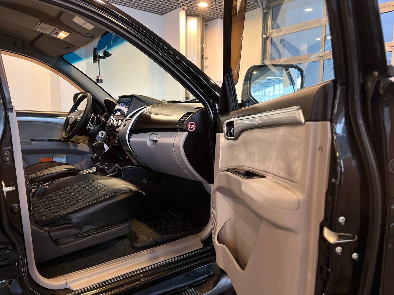 MITSUBISHI PAJERO SPORT