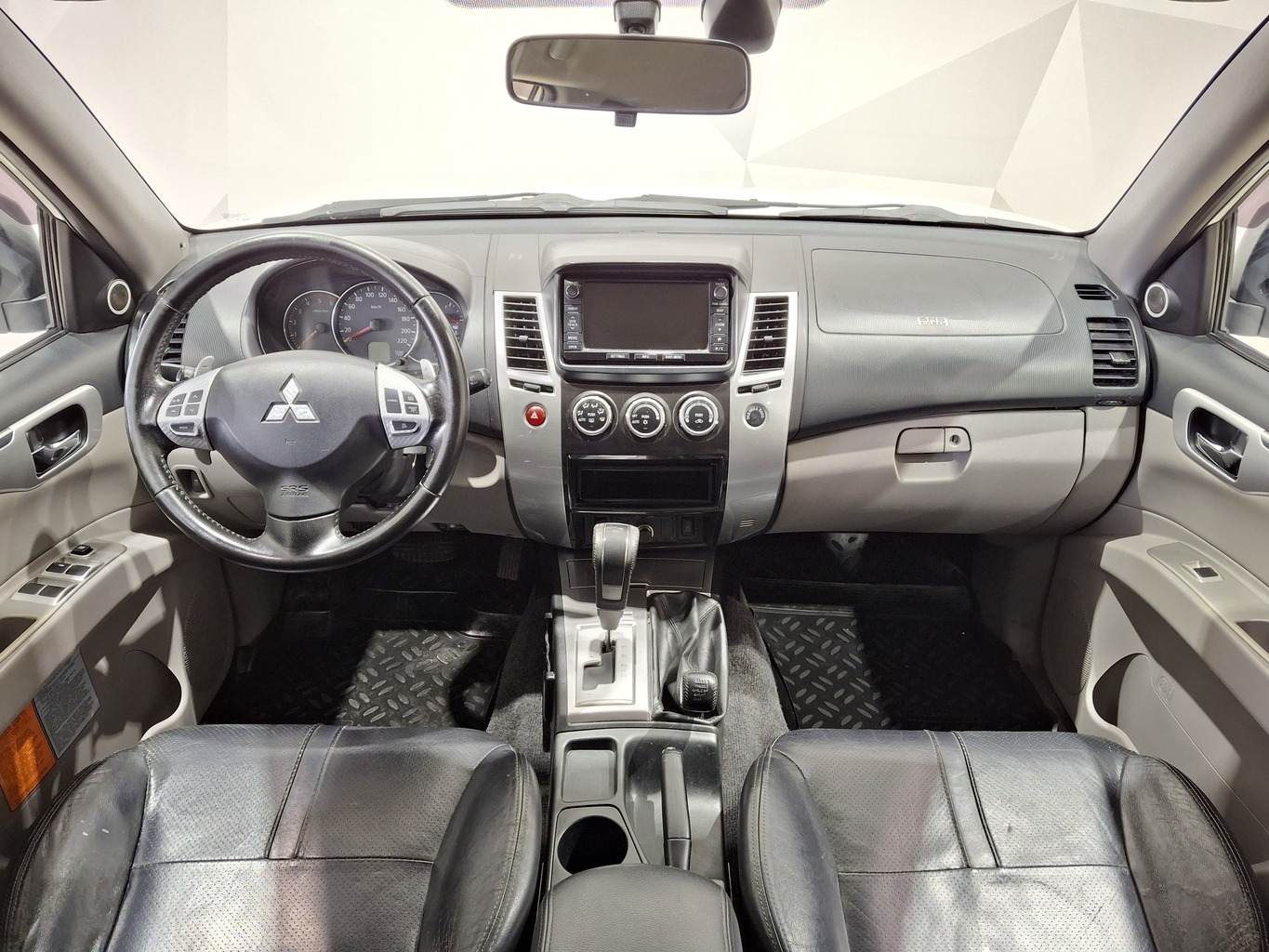 MITSUBISHI PAJERO SPORT