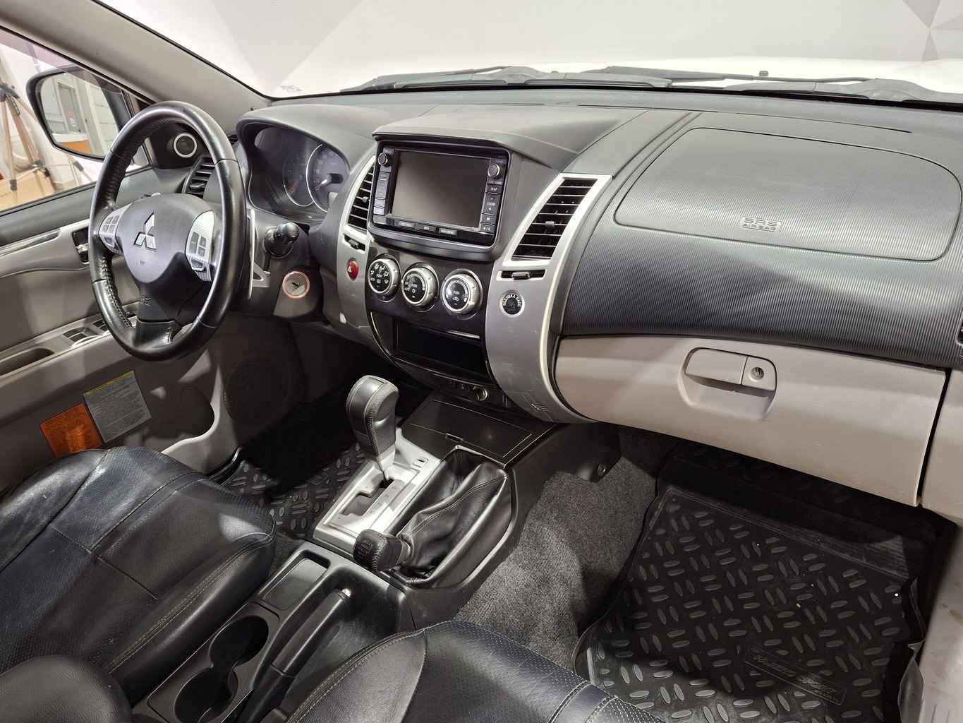 MITSUBISHI PAJERO SPORT