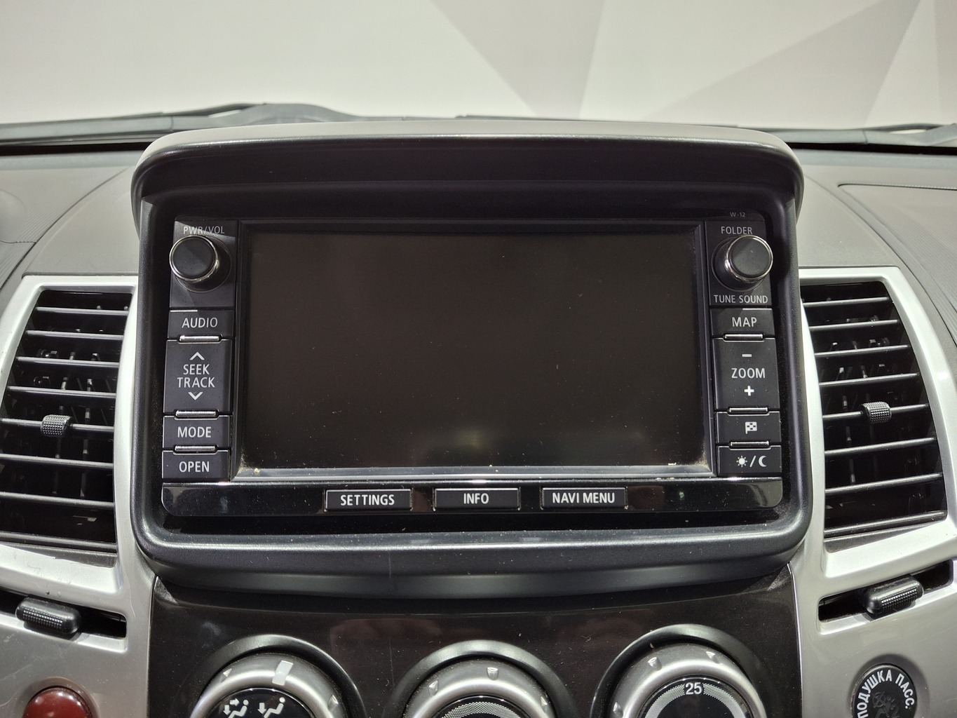 MITSUBISHI PAJERO SPORT