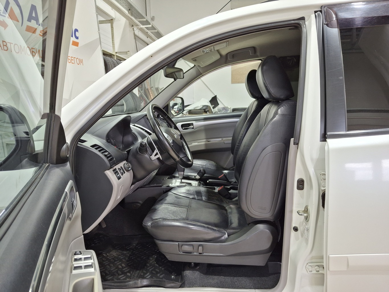 MITSUBISHI PAJERO SPORT