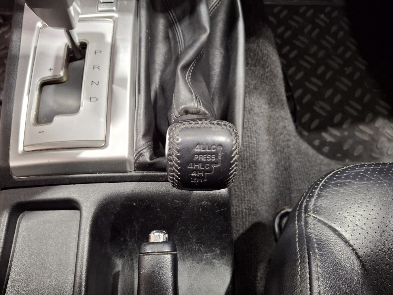 MITSUBISHI PAJERO SPORT