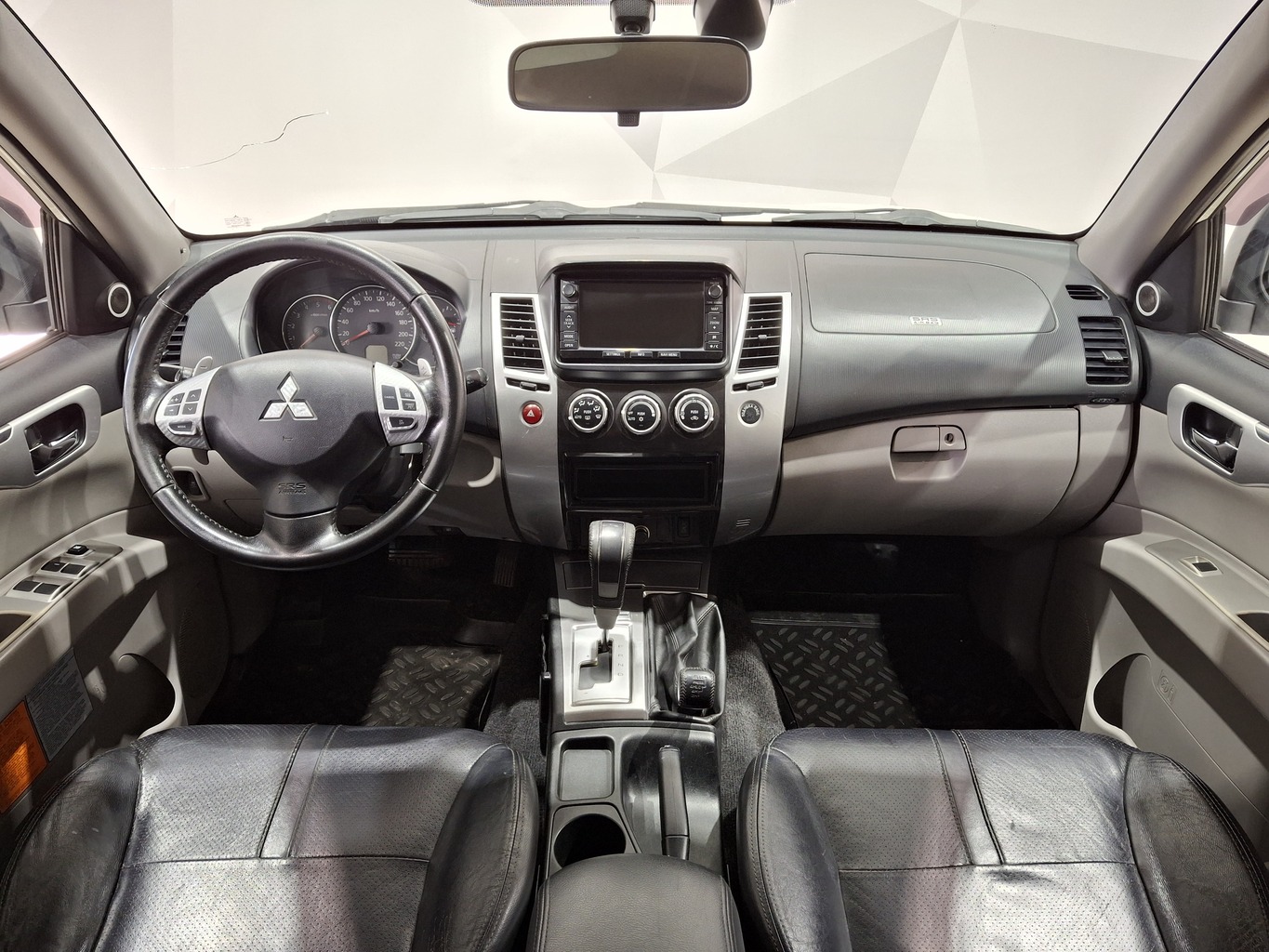 MITSUBISHI PAJERO SPORT
