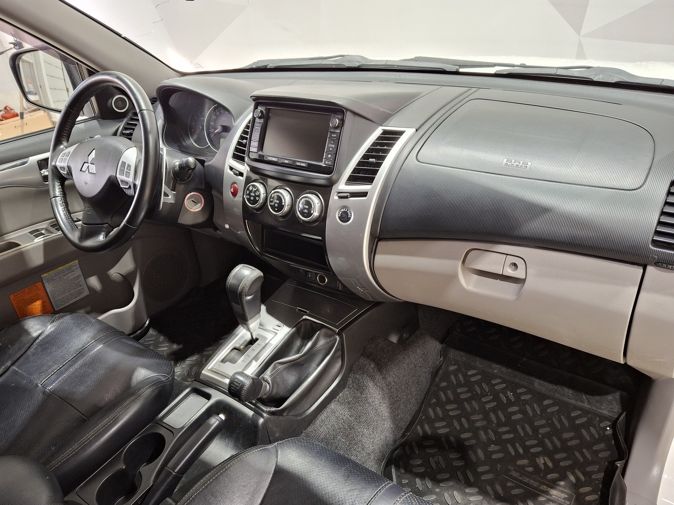 MITSUBISHI PAJERO SPORT