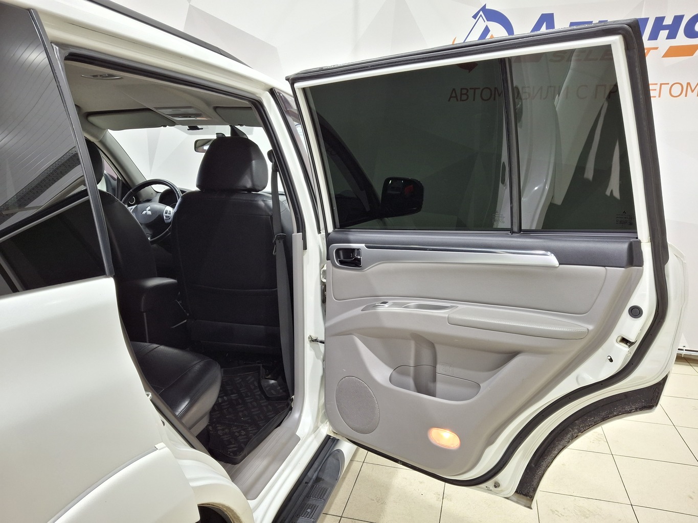 MITSUBISHI PAJERO SPORT