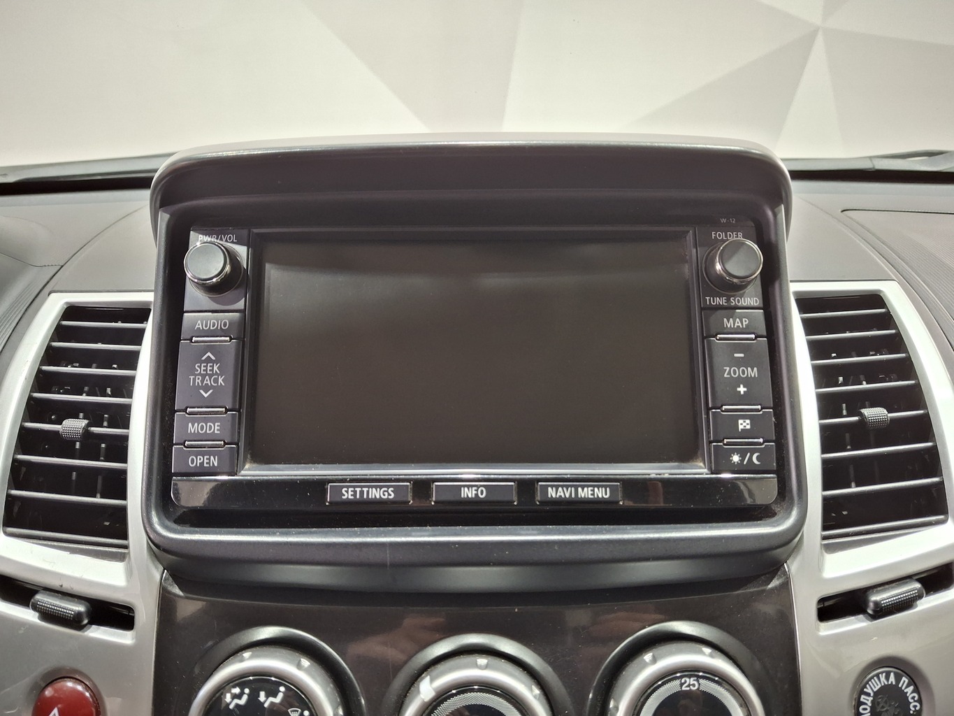 MITSUBISHI PAJERO SPORT