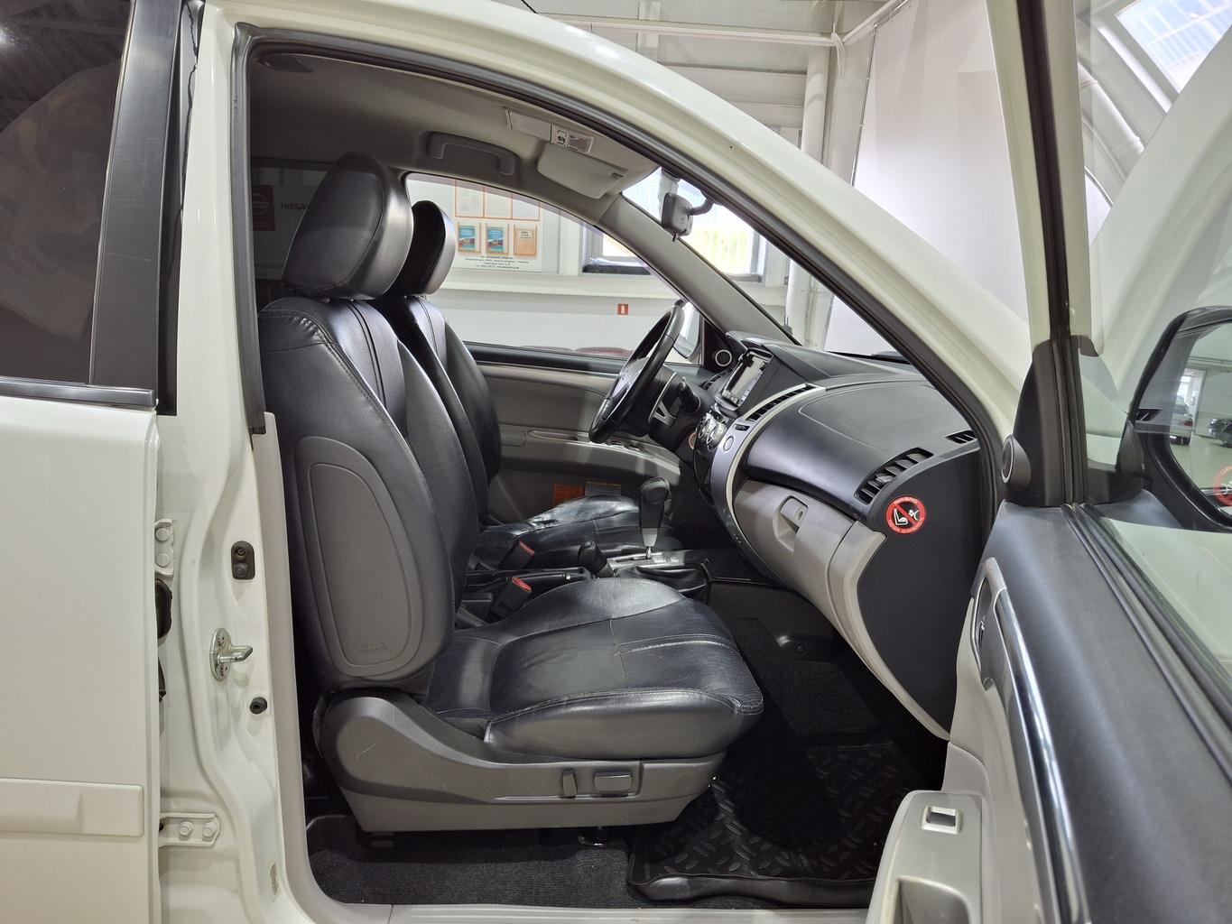 MITSUBISHI PAJERO SPORT