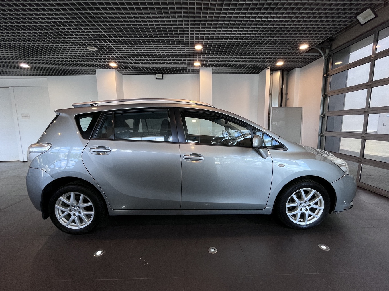 TOYOTA VERSO