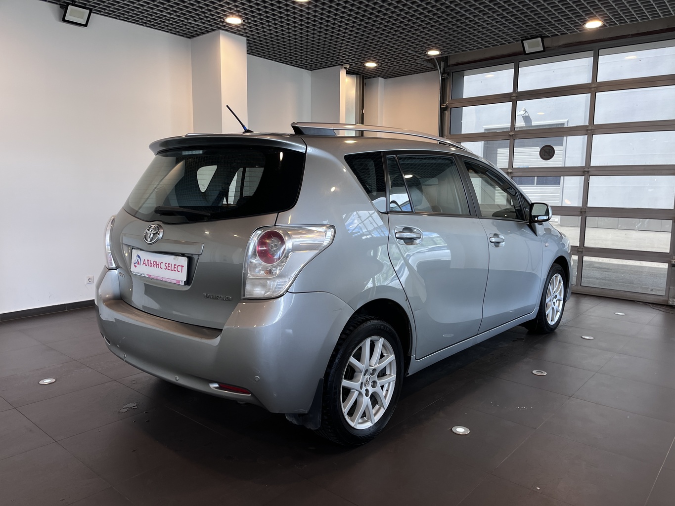 TOYOTA VERSO