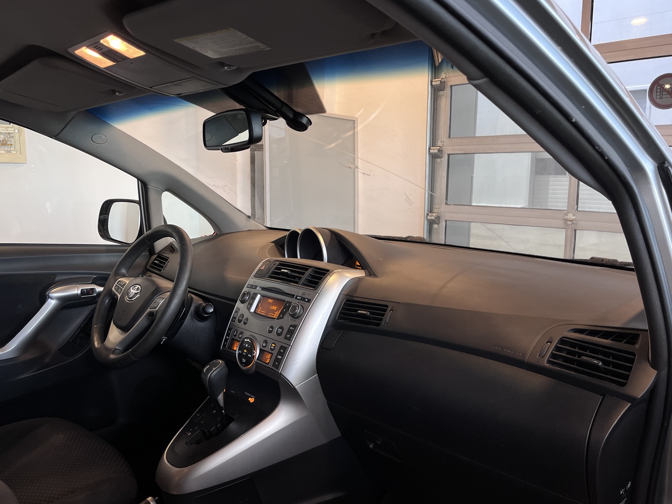 TOYOTA VERSO