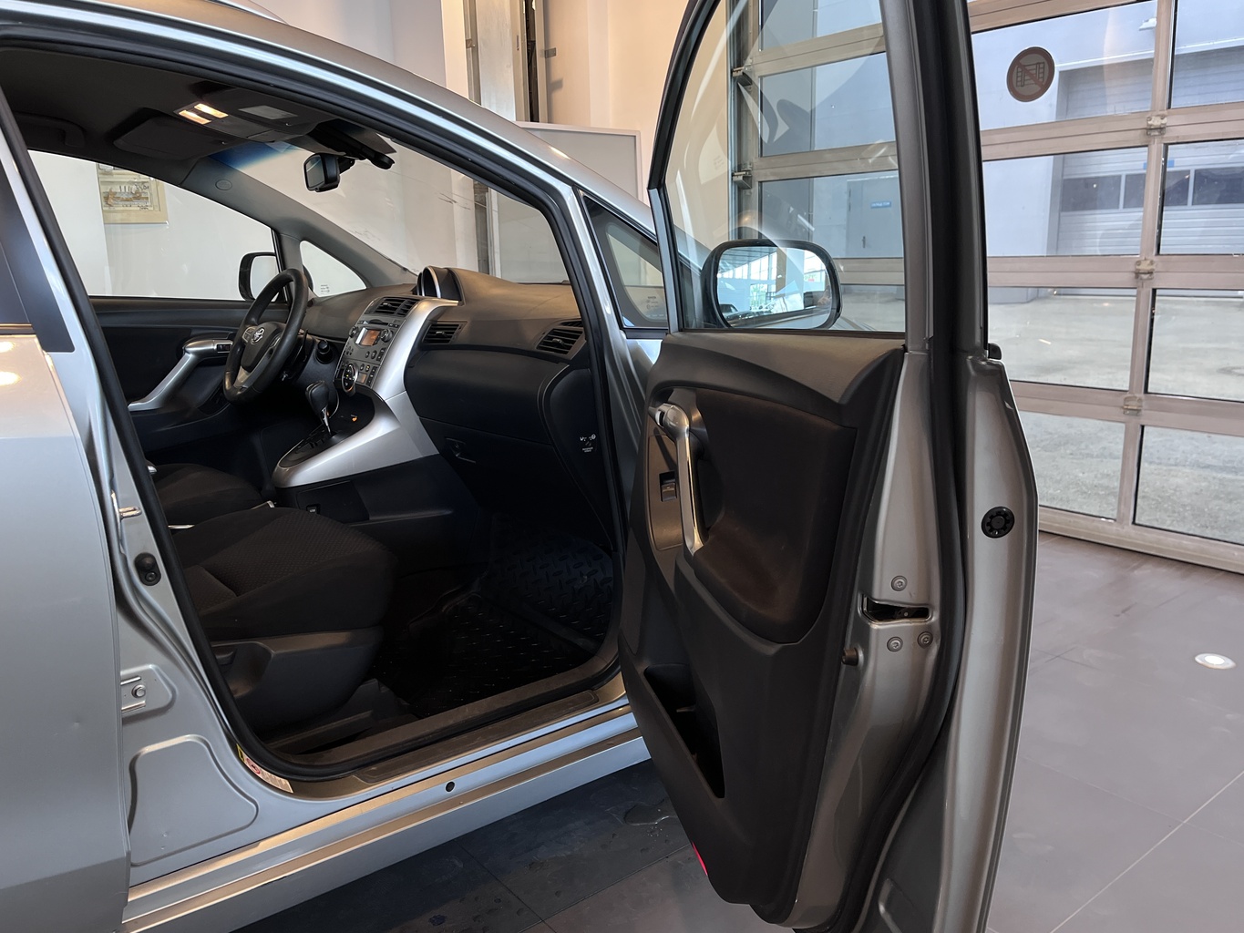 TOYOTA VERSO