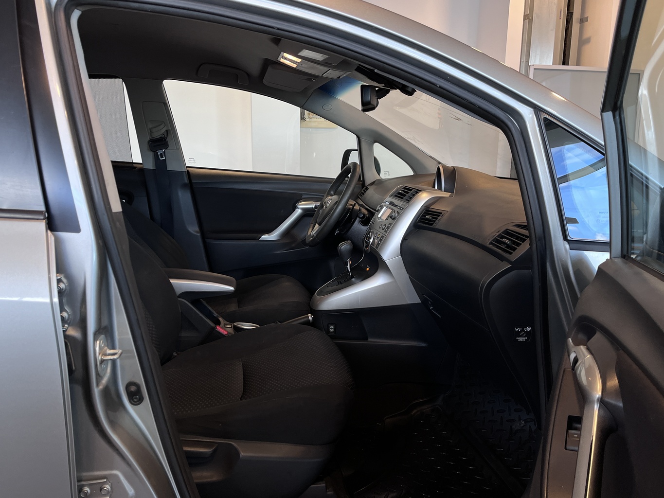 TOYOTA VERSO