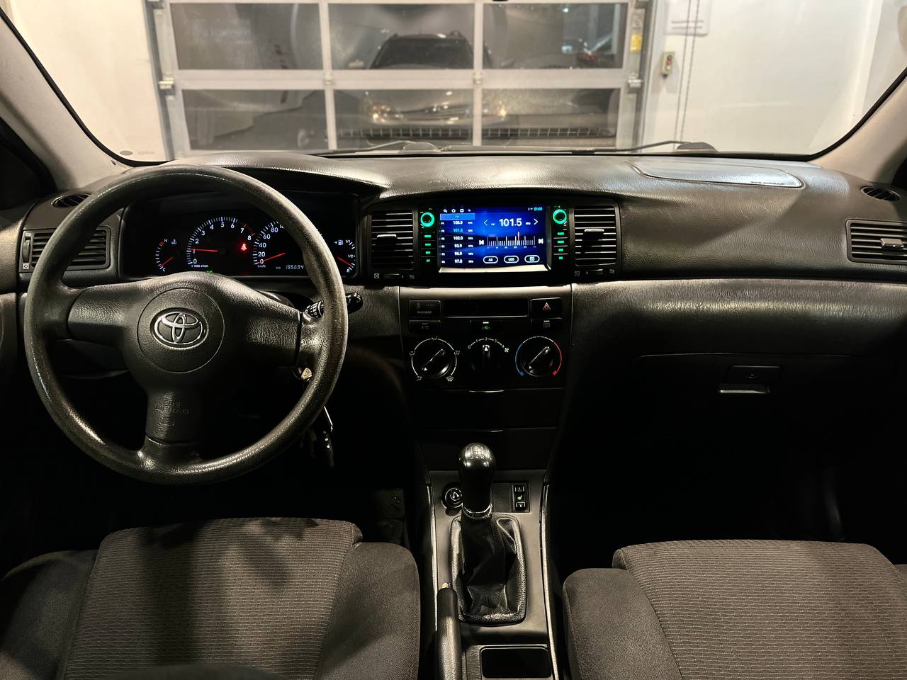 TOYOTA COROLLA