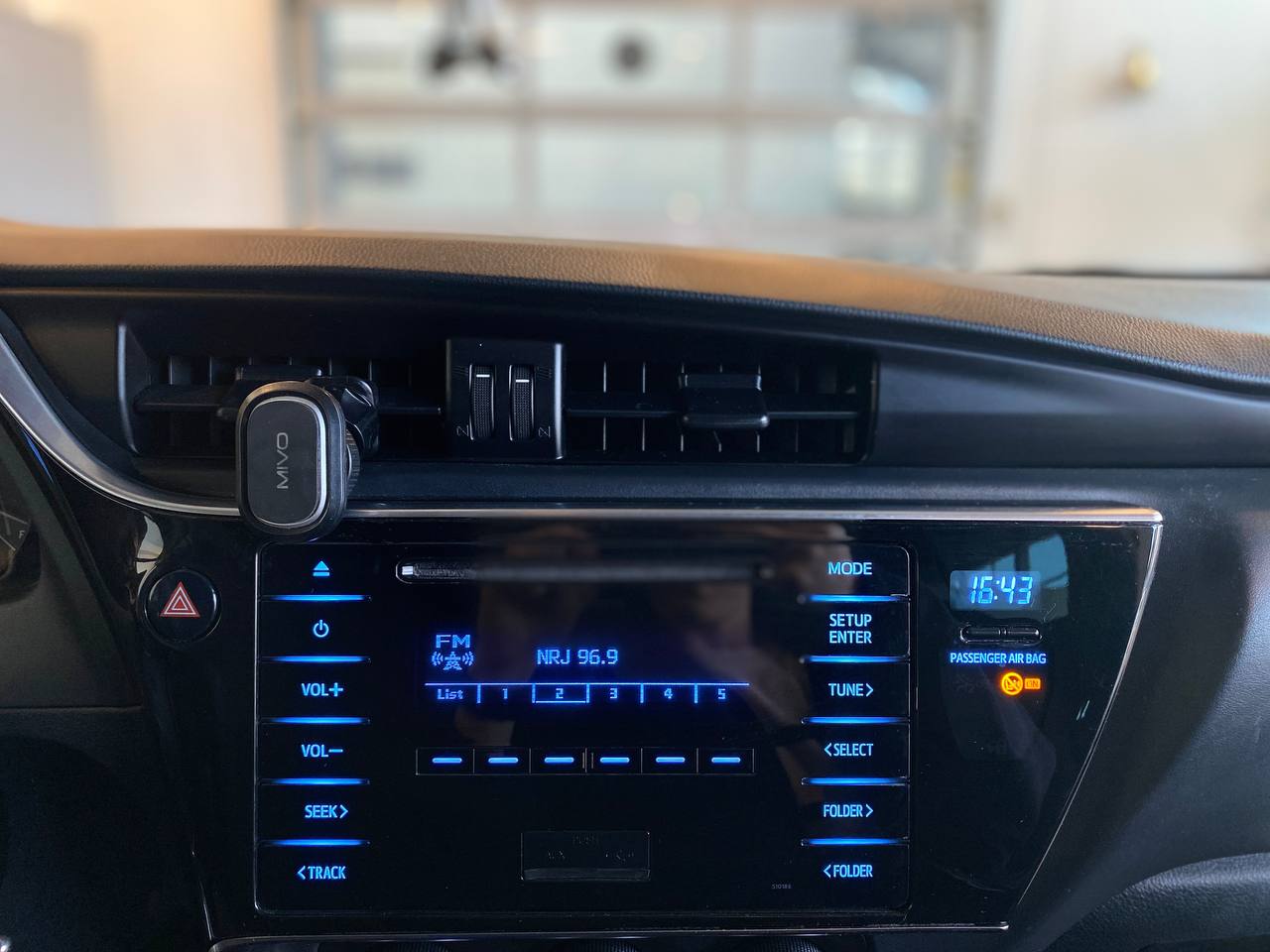 TOYOTA COROLLA