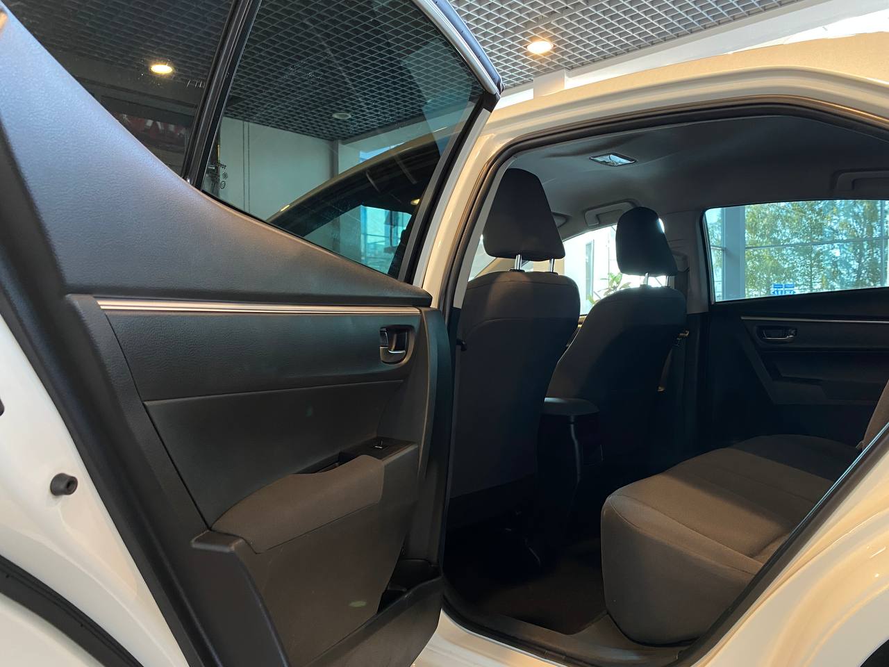TOYOTA COROLLA