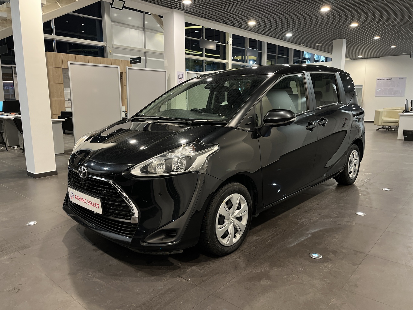 TOYOTA SIENTA