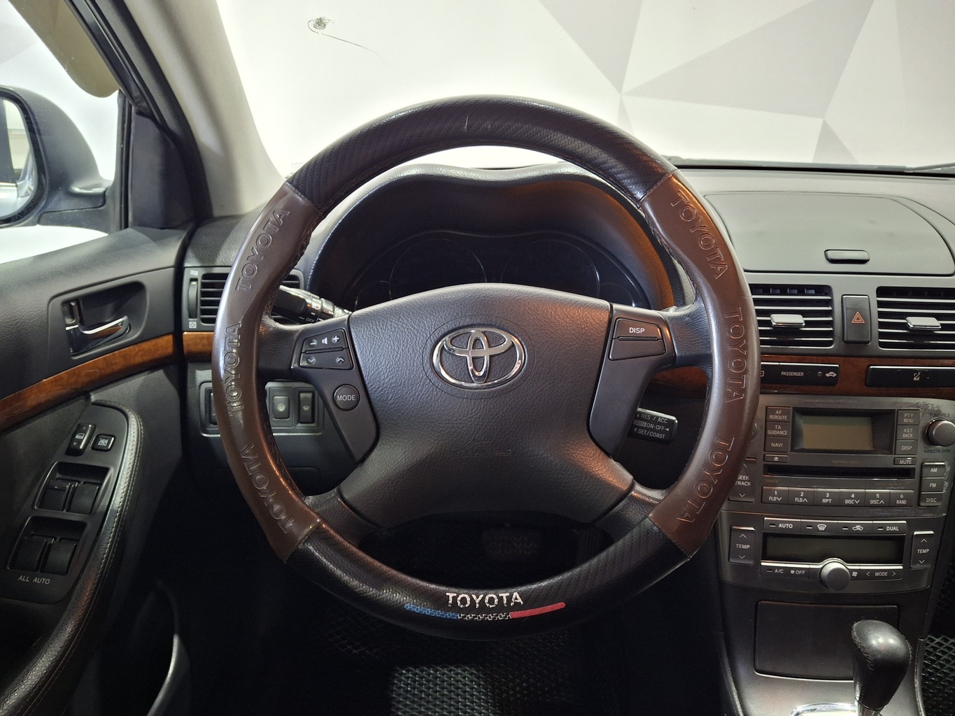 TOYOTA AVENSIS