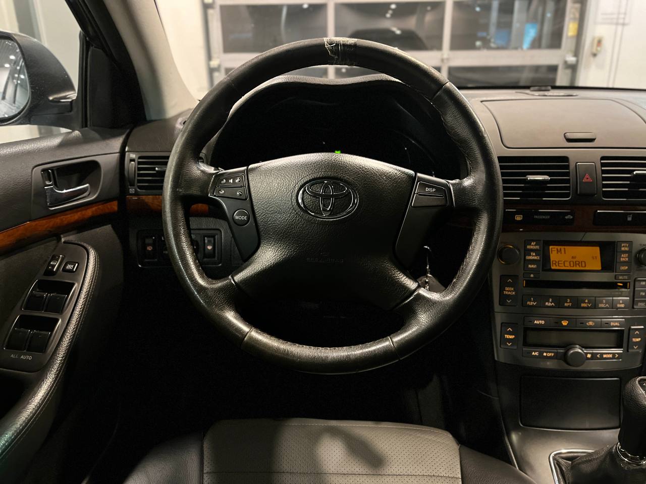 TOYOTA AVENSIS
