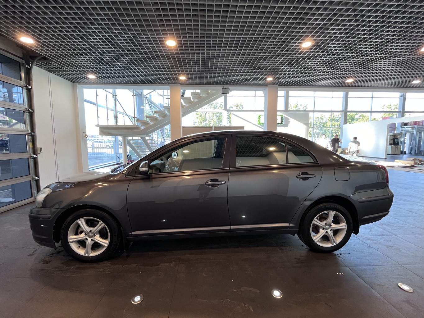 TOYOTA AVENSIS