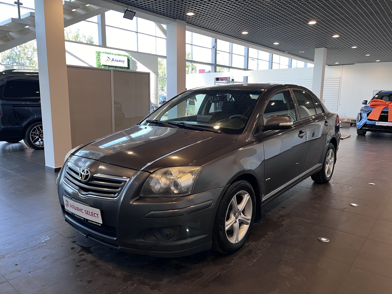 TOYOTA AVENSIS