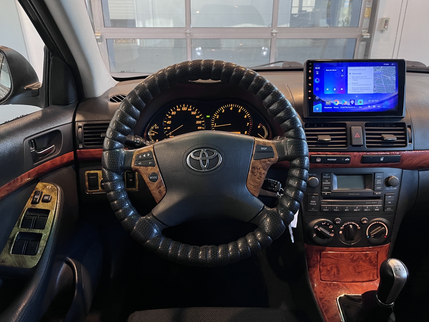 TOYOTA AVENSIS