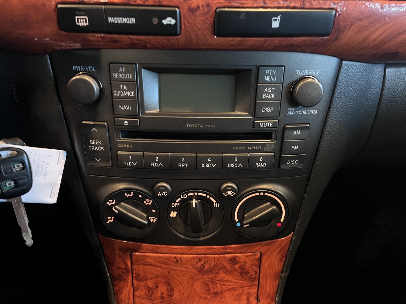 TOYOTA AVENSIS