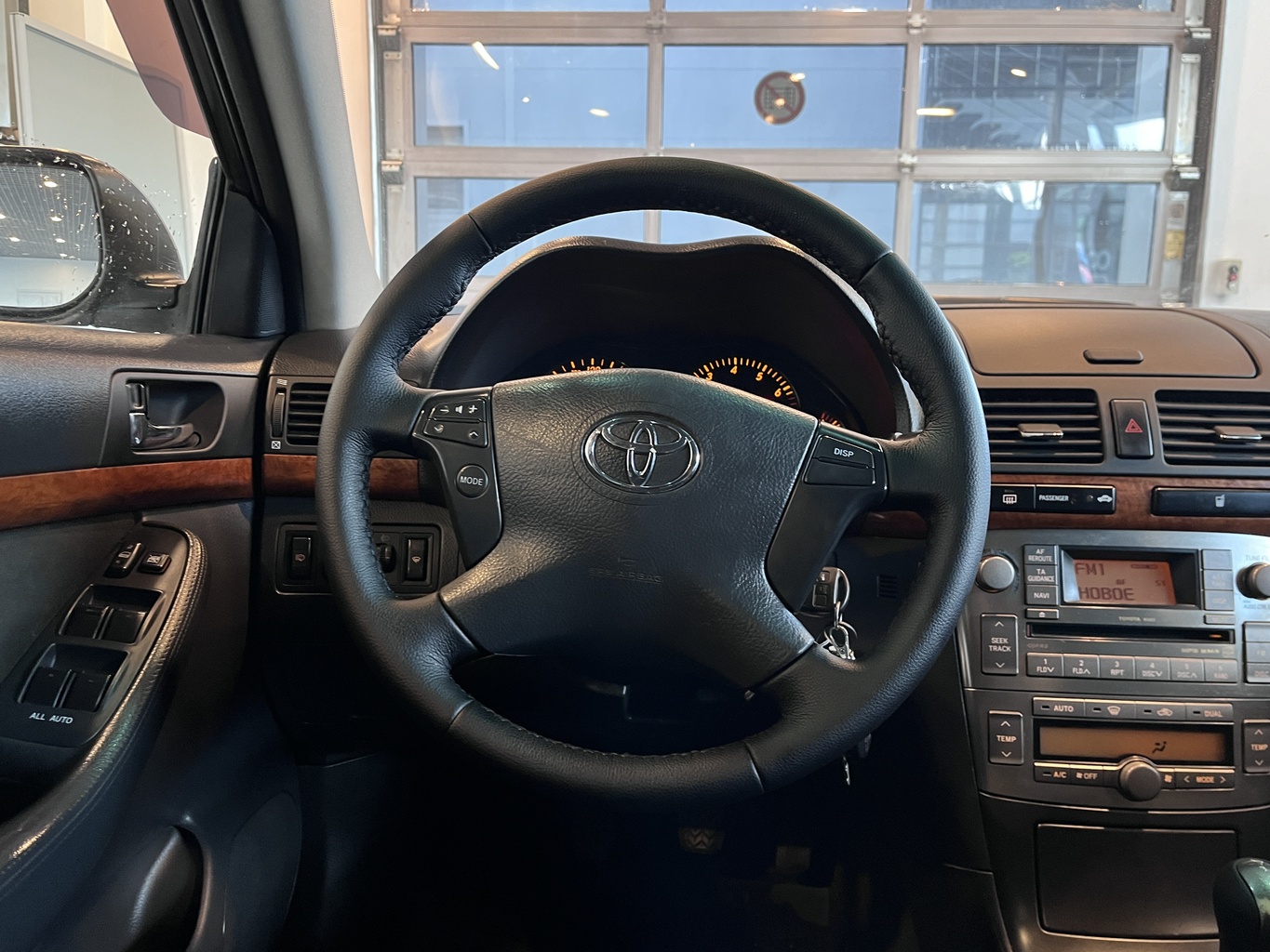 TOYOTA AVENSIS