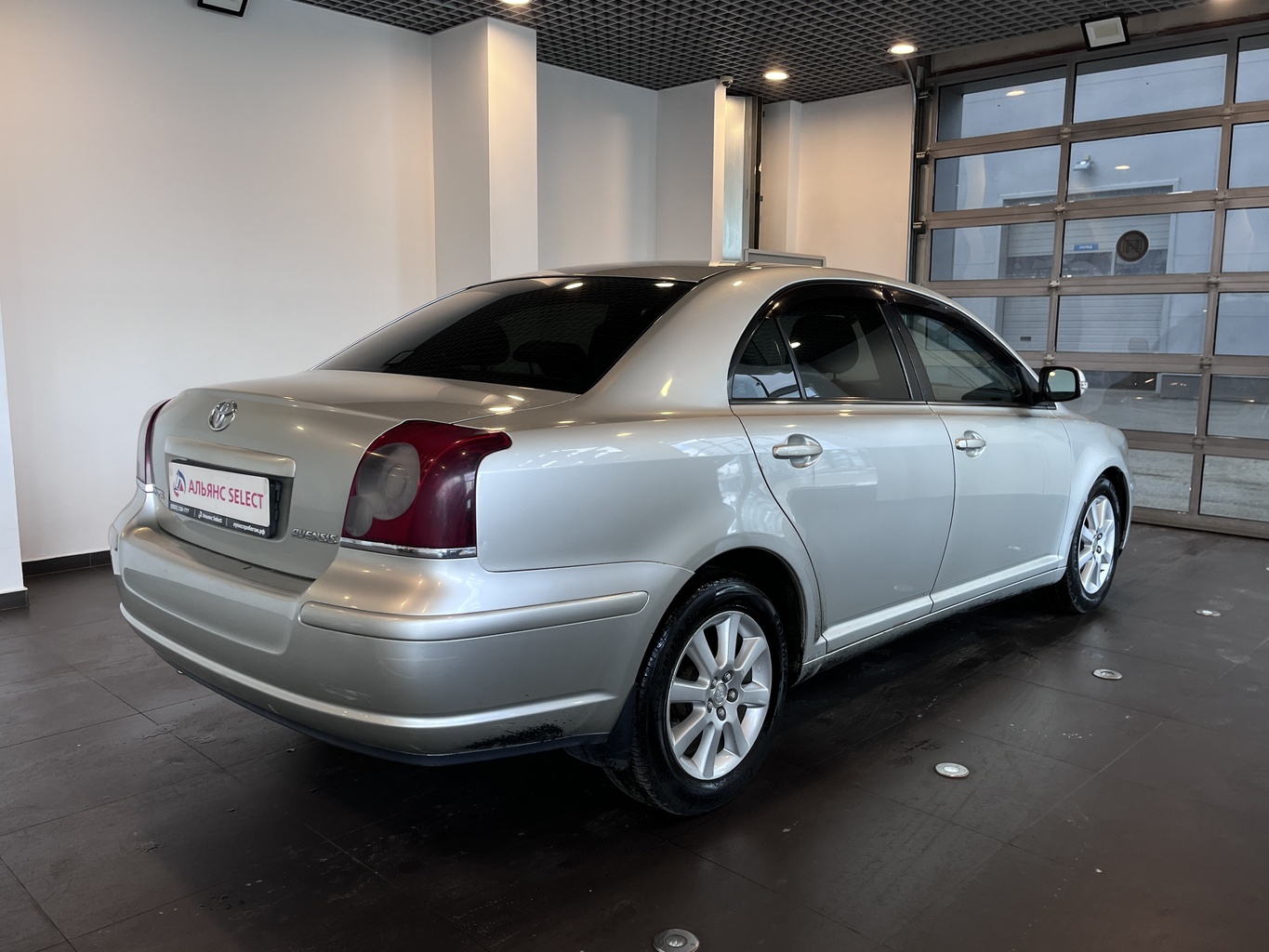 TOYOTA AVENSIS