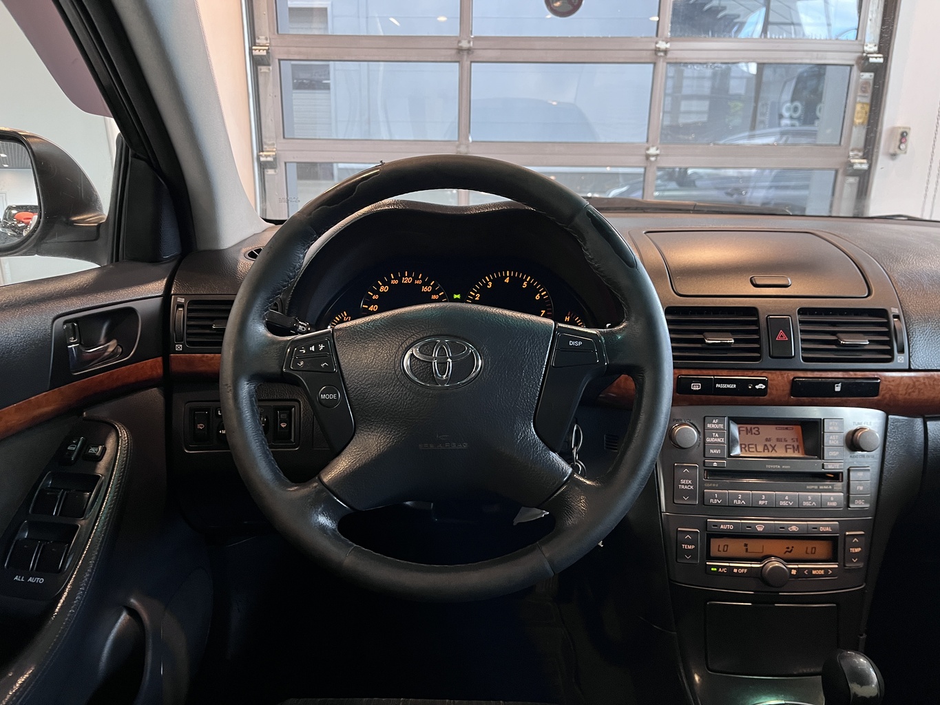TOYOTA AVENSIS