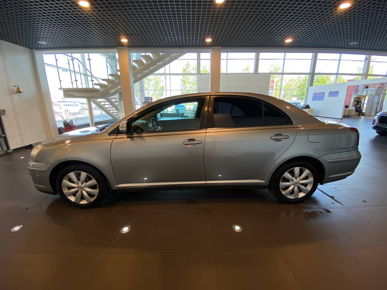 TOYOTA AVENSIS
