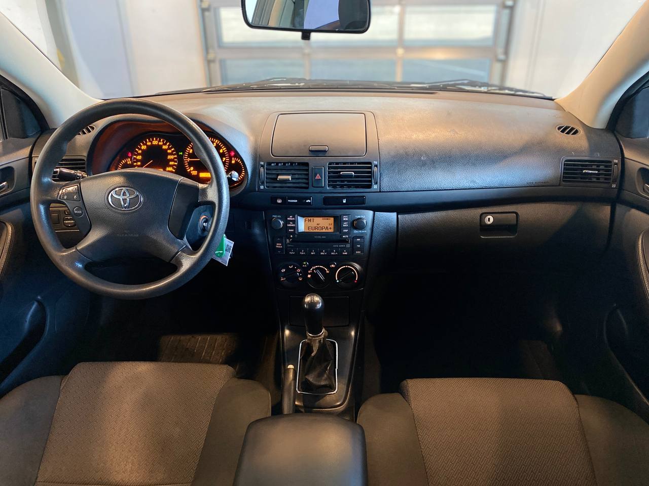 TOYOTA AVENSIS
