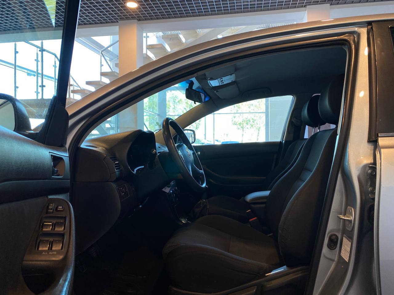 TOYOTA AVENSIS
