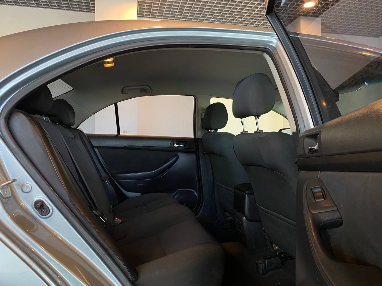 TOYOTA AVENSIS