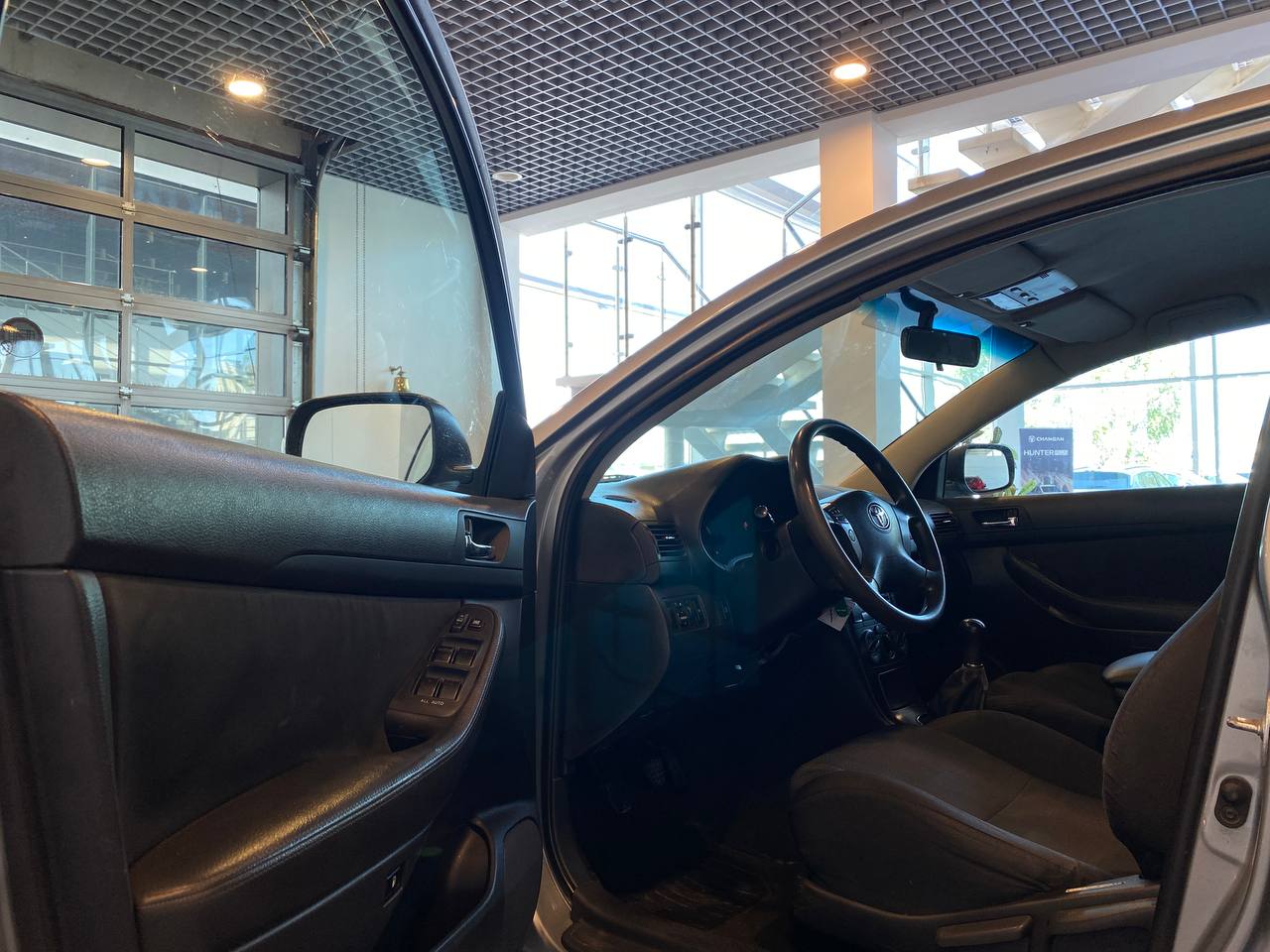 TOYOTA AVENSIS