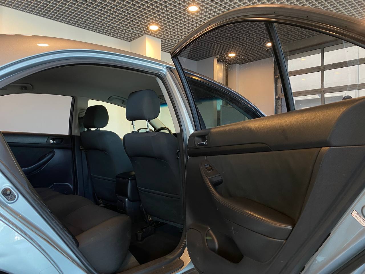 TOYOTA AVENSIS