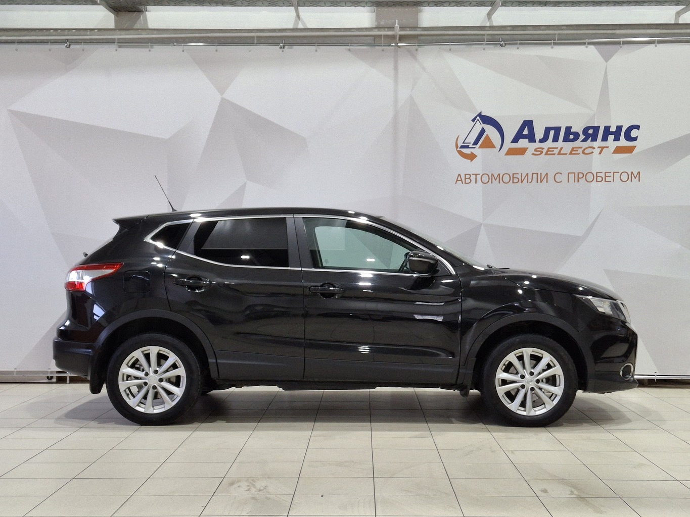NISSAN QASHQAI 2014 г.