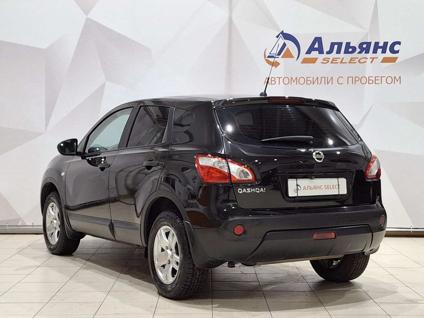 NISSAN QASHQAI 2011 г.