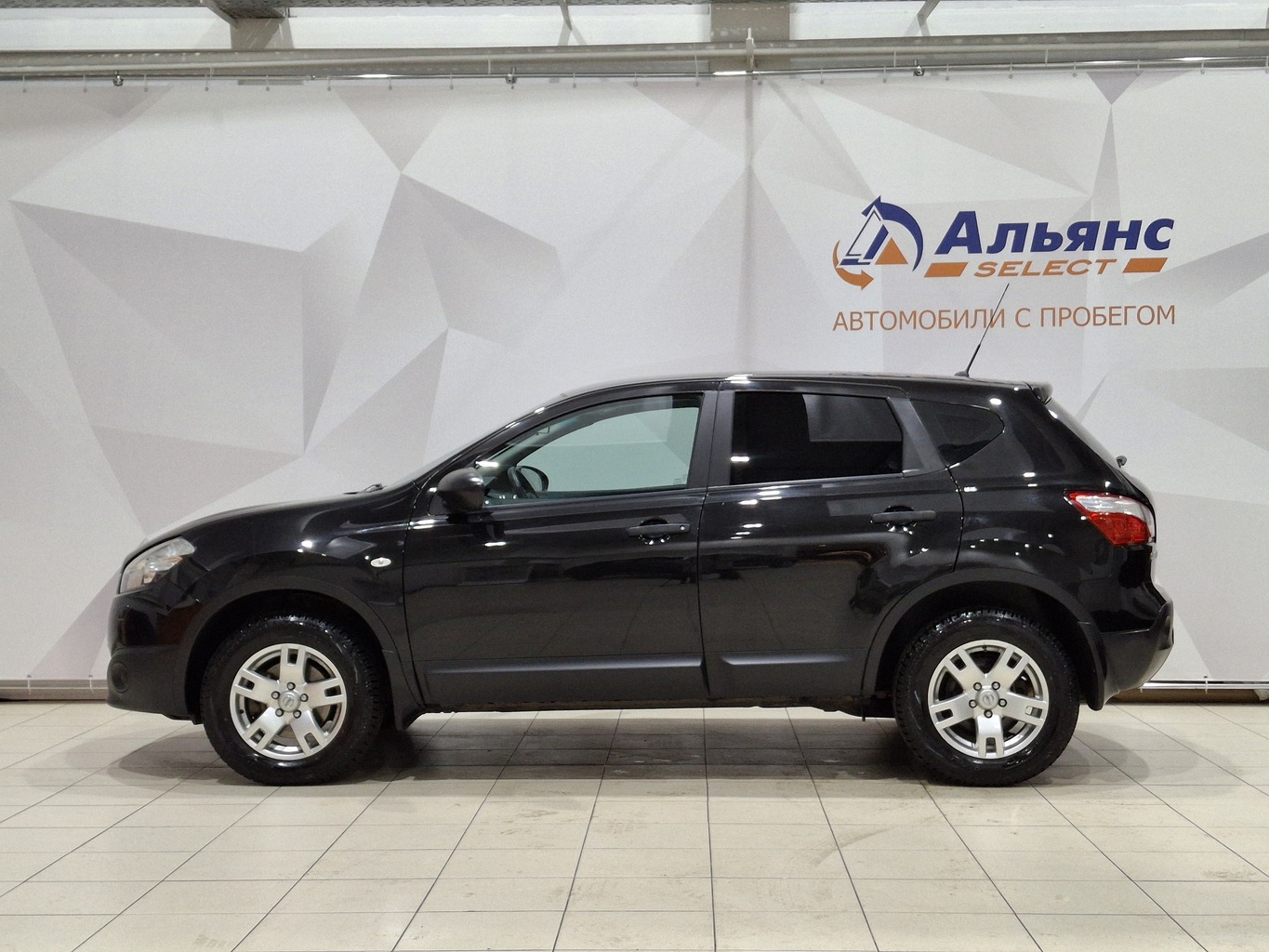 NISSAN QASHQAI 2011 г.