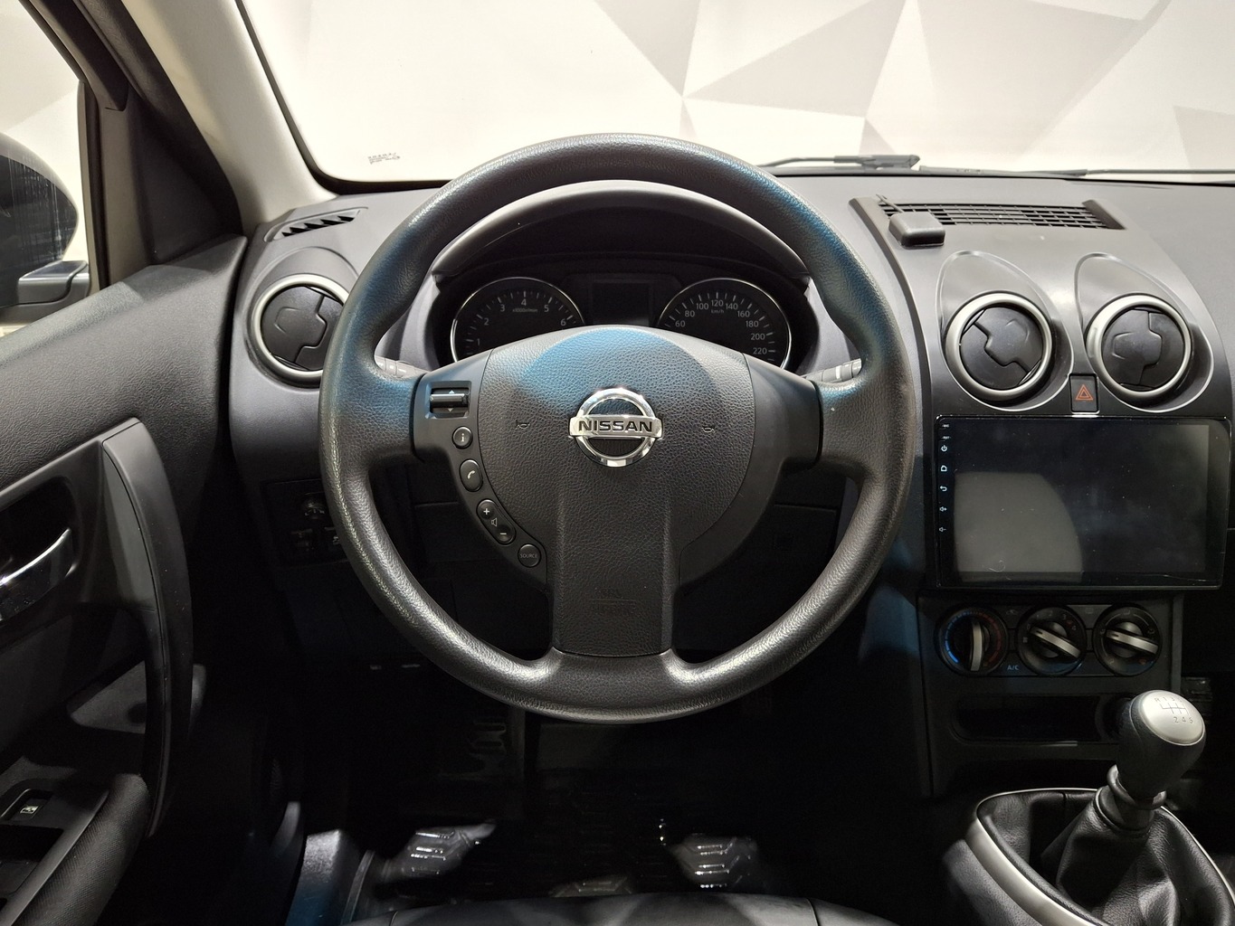 NISSAN QASHQAI 2011 г.