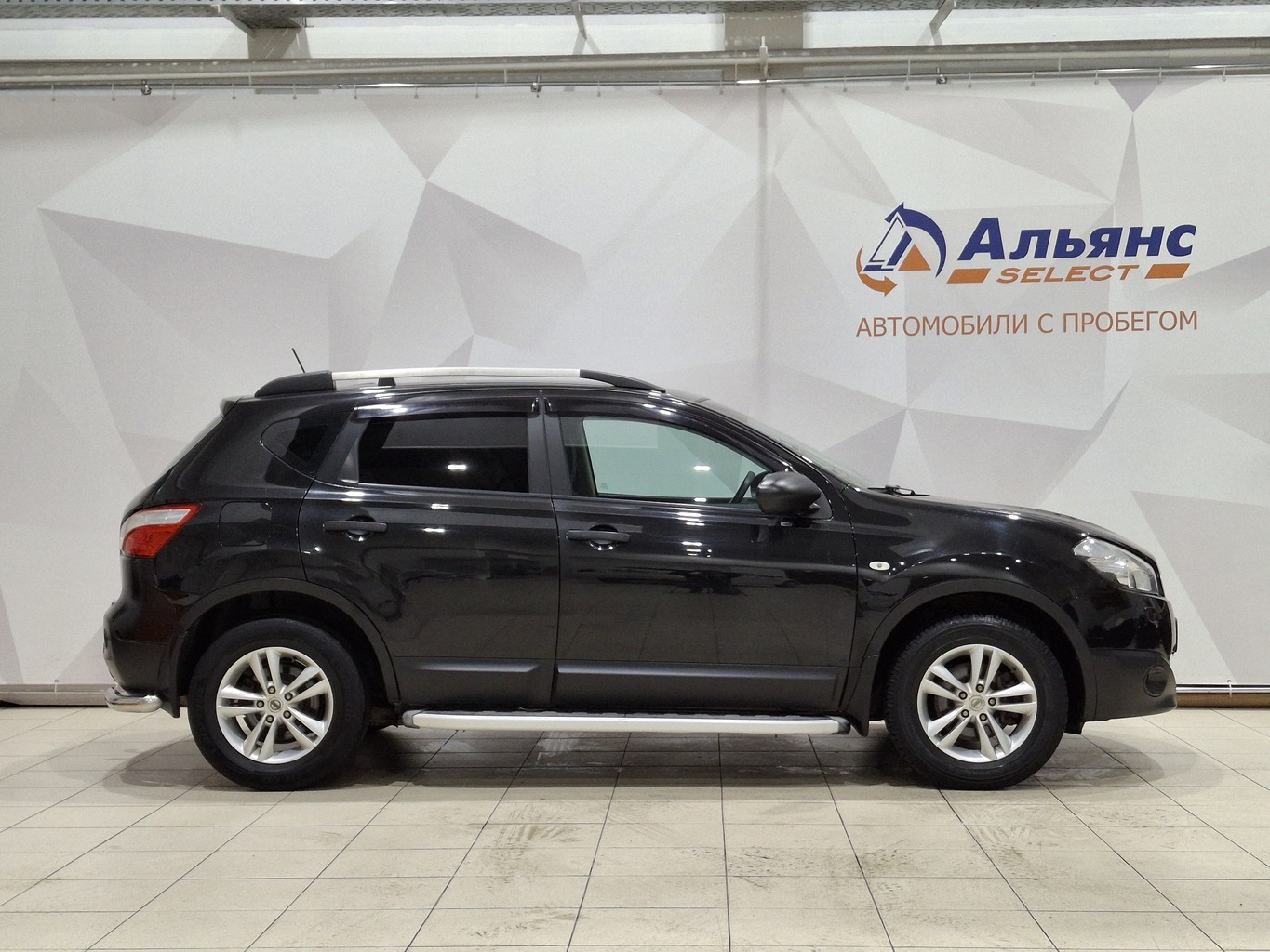 NISSAN QASHQAI 2011 г.