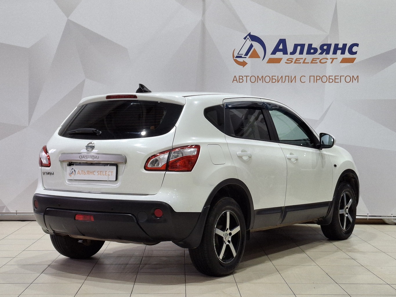 NISSAN QASHQAI 2011 г.