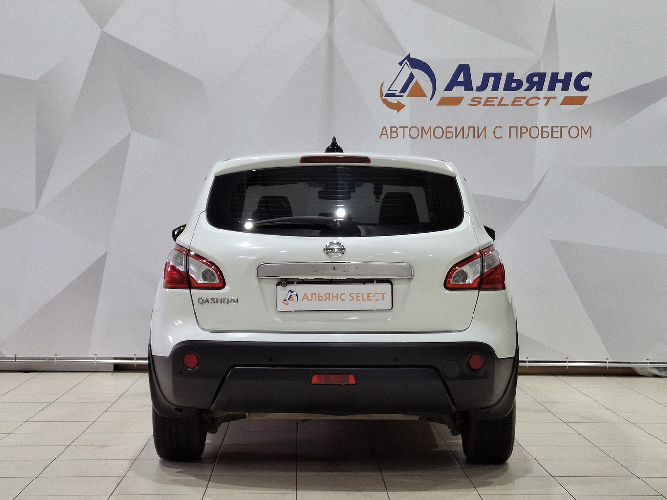 NISSAN QASHQAI 2011 г.