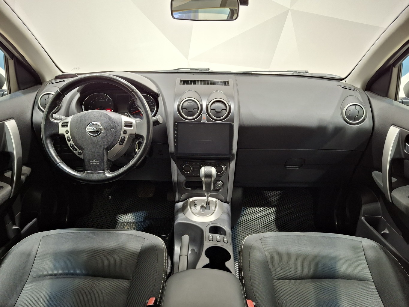 NISSAN QASHQAI 2011 г.