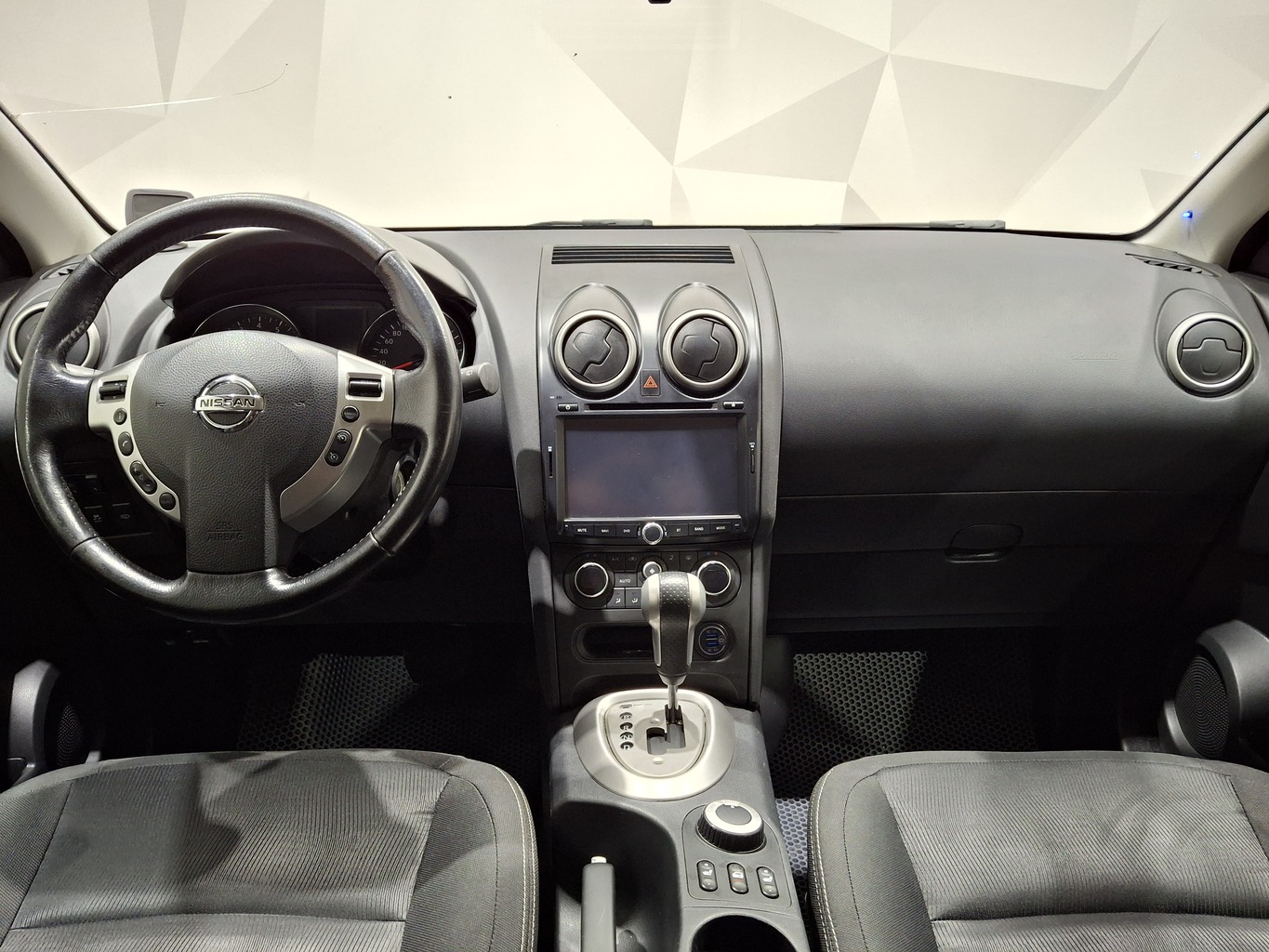 NISSAN QASHQAI 2013 г.