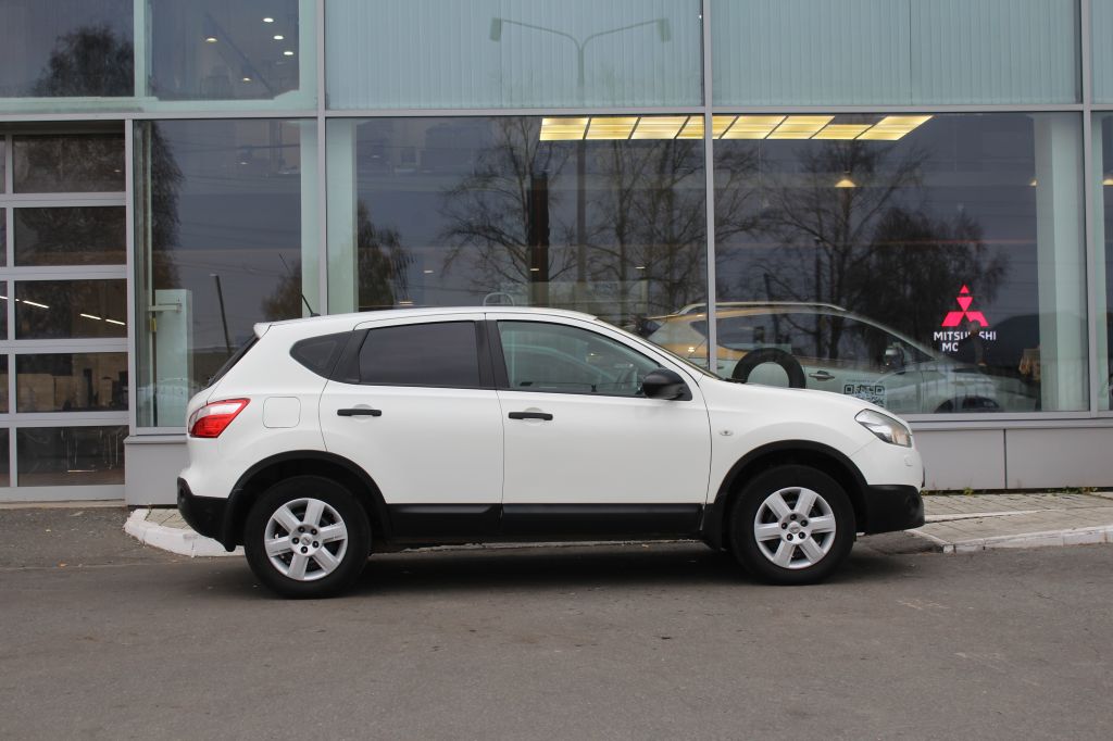 NISSAN QASHQAI 2013 г.