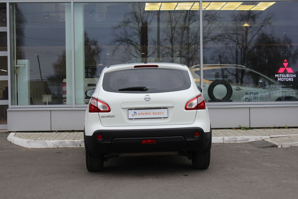 NISSAN QASHQAI 2013 г.